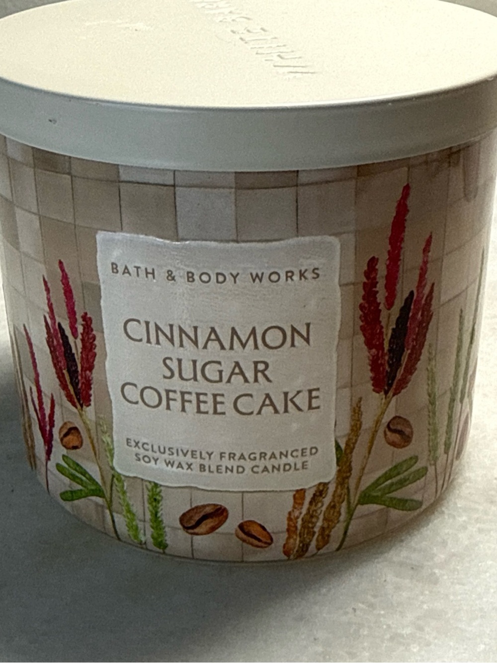 Bath & Body Works Cinnamon Sugar Coffee Cake Candle - Cream & Red Accents